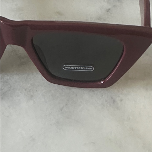 Small Sharp Sunglasses - Picture 6 of 6